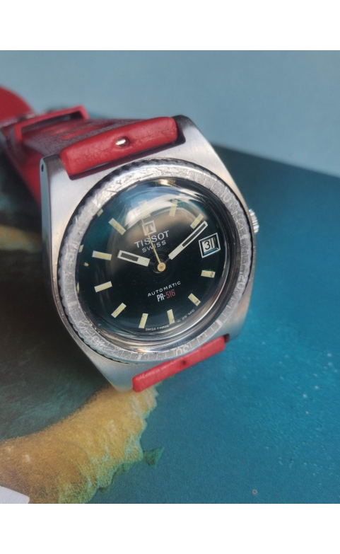 Montre Tissot Vintage Des Années 1970 - Mécanique, Cadran Champagne, Bracelet Cuir